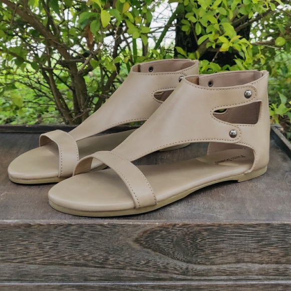 Women's Gladiator Flats Back Zipper Ankle Taupe - Picture 5 of 8